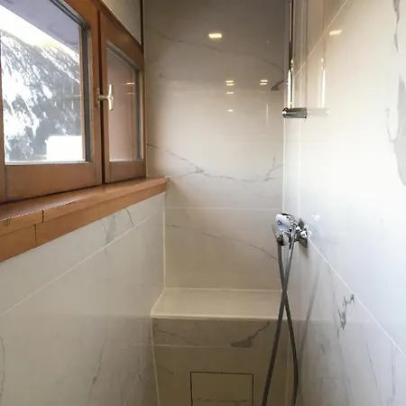 Le Solaret Apartment